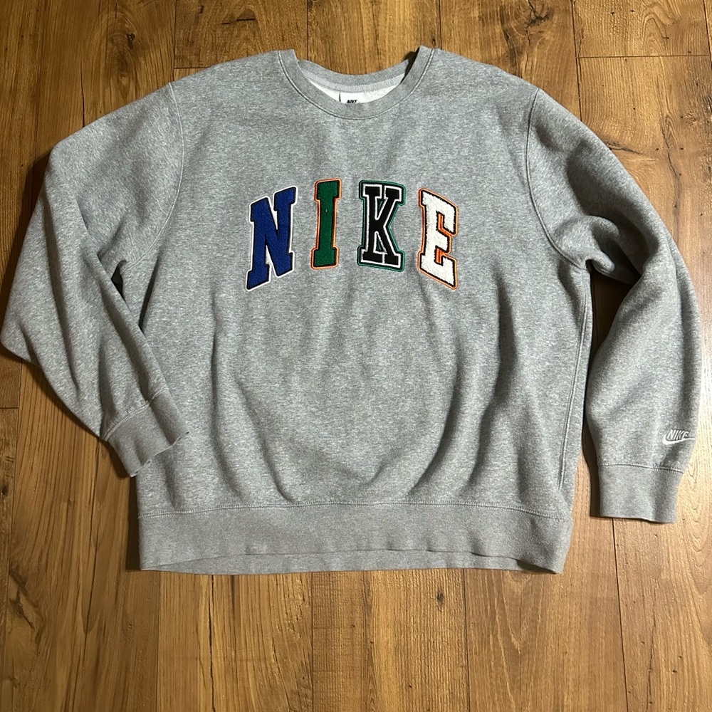 Nike Gray Crewneck Sweatshirt with Multicolor NIKE Patch